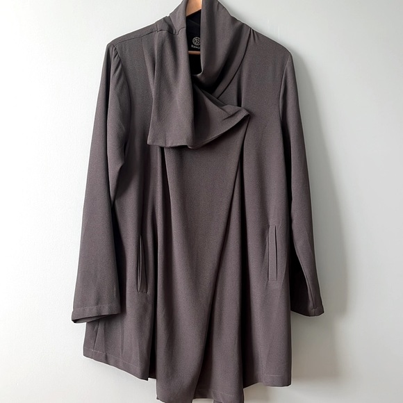 bobeau Jackets & Blazers - BOBEAU loosely structured blazer